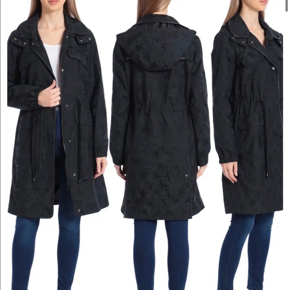 AVEC LES FILLESStar Jacquard Raincoat With Removable Hood In Black